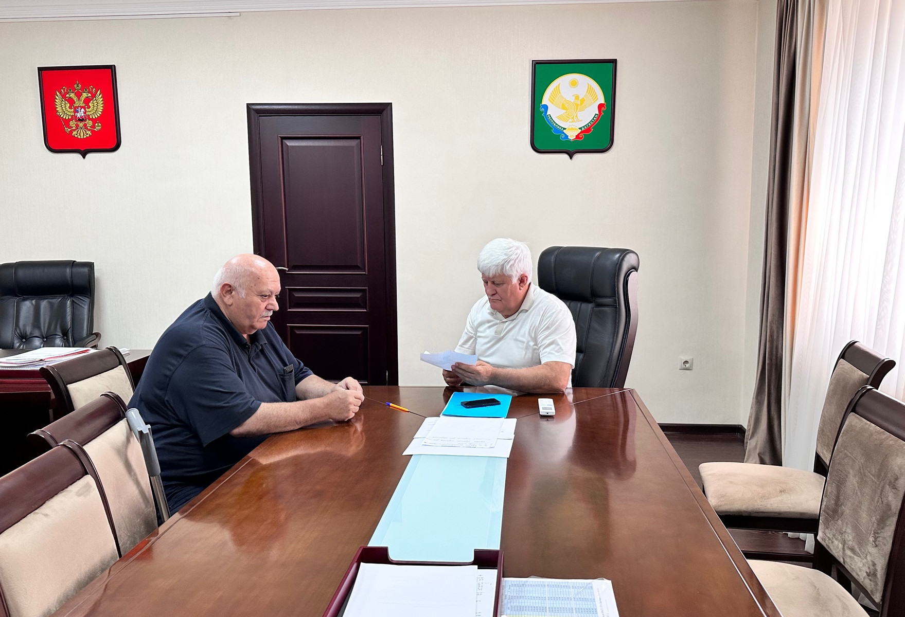 Начальник управления ПРД по вопросам переселения лакского населения Новолакского района на новое место жительства и восстановления Ауховского района Магомед -Гаджи Айдиев провел личный прием граждан